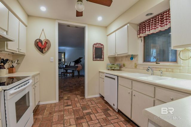 90 Paddock Drive, Fairhope, AL 36532