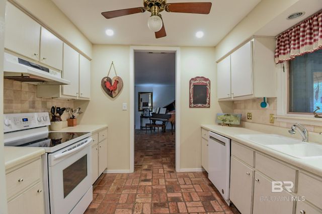 90 Paddock Drive, Fairhope, AL 36532