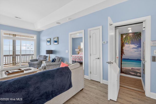 34 Porpoise Place, N Topsail Beach, NC 28460