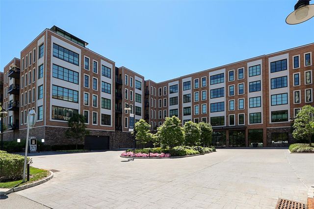 100 Garvies Point Road 1131, Glen Cove, NY 11542