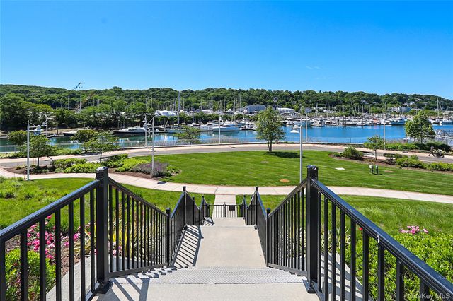 100 Garvies Point Road 1131, Glen Cove, NY 11542
