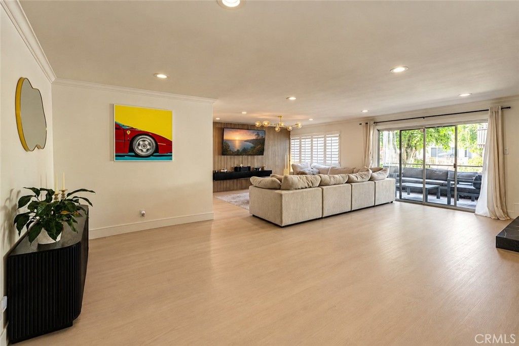 5315 Yarmouth Avenue 104, Encino, CA 91316 — photo 4