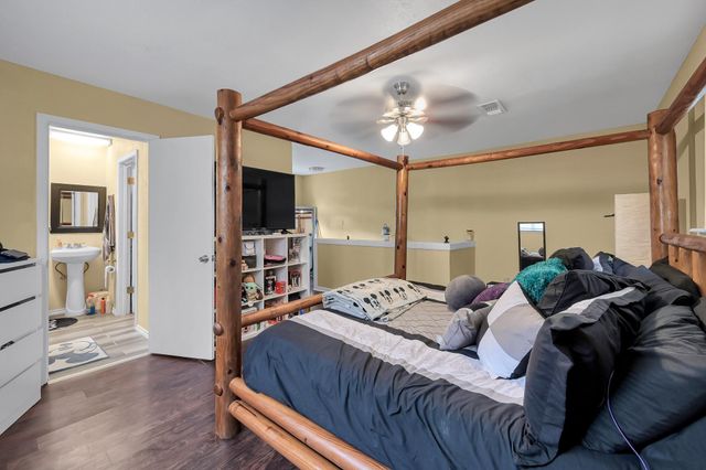 20 Little John Lane, Conroe, TX 77301