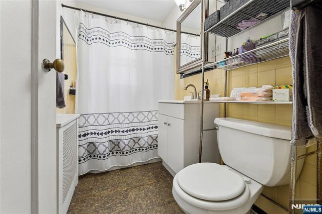 23 Park 88, Verona, NJ 07044