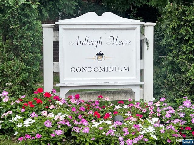 23 Park 88, Verona, NJ 07044