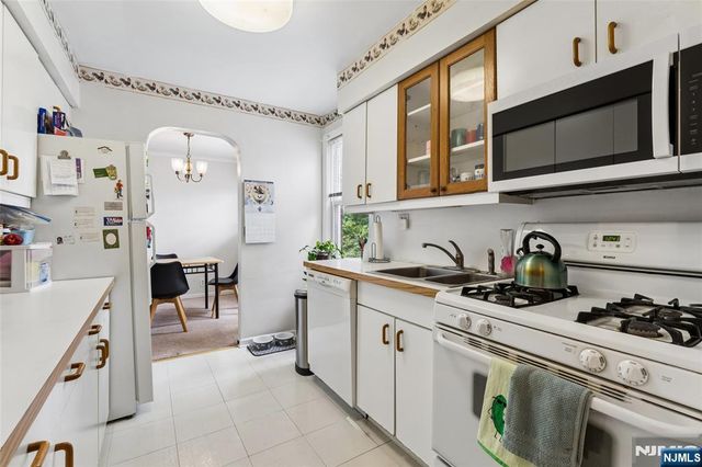 23 Park 88, Verona, NJ 07044