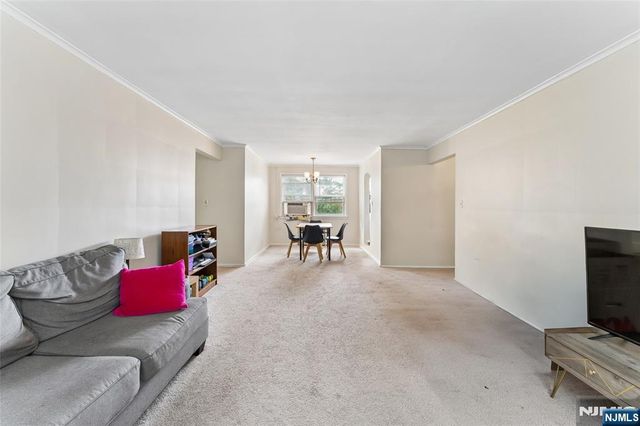 23 Park 88, Verona, NJ 07044