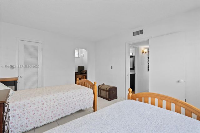 2999 Point East Drive C502, Aventura, FL 33160