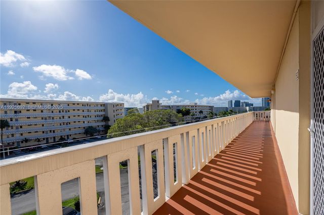 2999 Point East Drive C502, Aventura, FL 33160