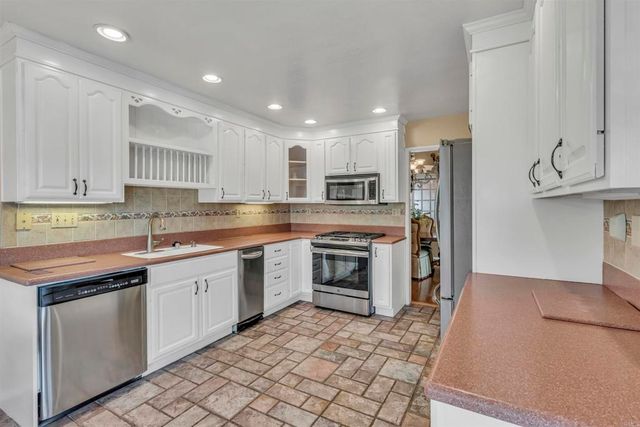 606 Gardenia Glen, Escondido, CA 92025