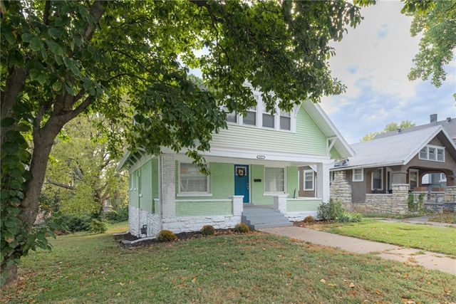 2837 Parkwood Boulevard, Kansas City, KS 66104