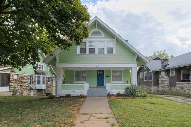 2837 Parkwood Boulevard, Kansas City, KS 66104