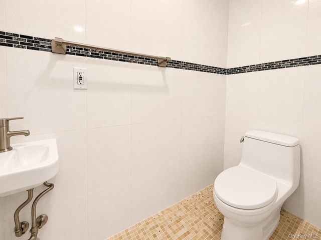 6544 Woodside Avenue 1A, Woodside, NY 11377