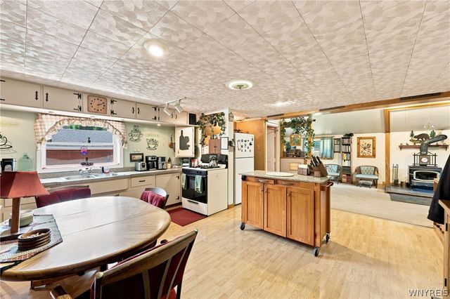 7902 Back Creek Road, Boston, NY 14075
