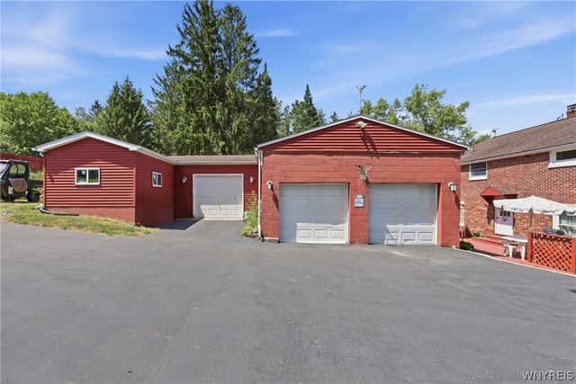 7902 Back Creek Road, Boston, NY 14075