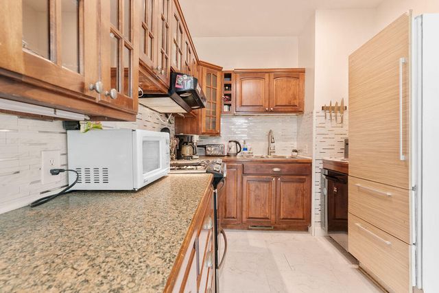 531 E Division Street, Springfield, MO 65803