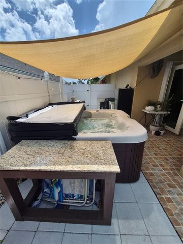 1359 Summit Run Cir, West Palm Beach, FL 33415
