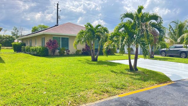 1359 Summit Run Cir, West Palm Beach, FL 33415
