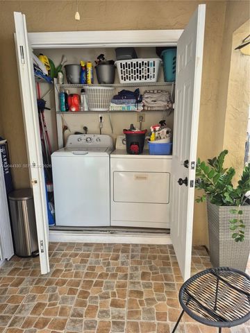 1359 Summit Run Cir, West Palm Beach, FL 33415