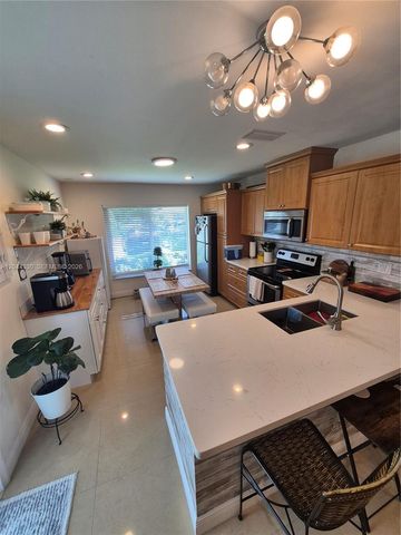 1359 Summit Run Cir, West Palm Beach, FL 33415