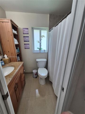 1359 Summit Run Cir, West Palm Beach, FL 33415