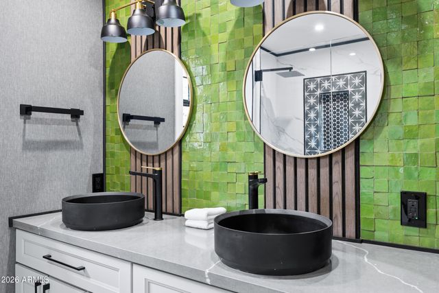 3616 E FAIRMOUNT Avenue, Phoenix, AZ 85018