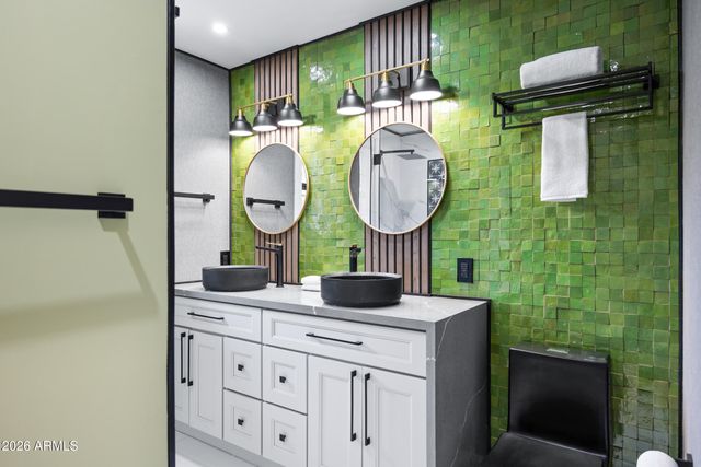 3616 E FAIRMOUNT Avenue, Phoenix, AZ 85018