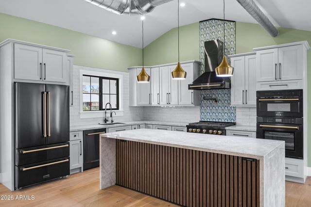 3616 E FAIRMOUNT Avenue, Phoenix, AZ 85018