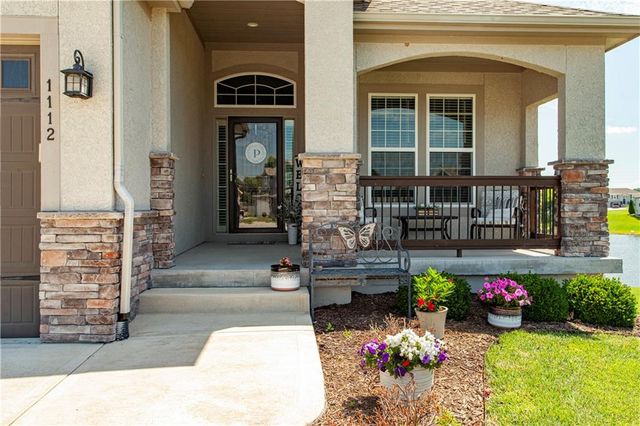 1112 SW Crabtree Circle, Oak Grove, MO 64075