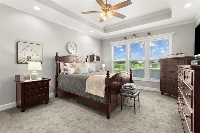 1112 SW Crabtree Circle, Oak Grove, MO 64075