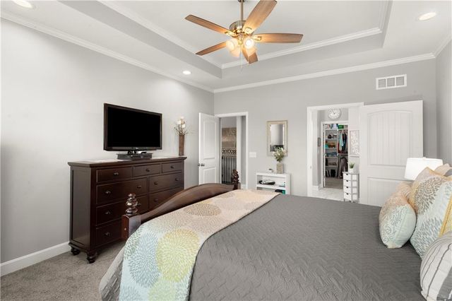 1112 SW Crabtree Circle, Oak Grove, MO 64075