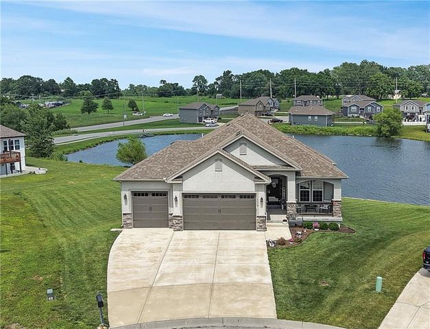 1112 SW Crabtree Circle, Oak Grove, MO 64075