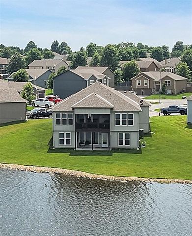 1112 SW Crabtree Circle, Oak Grove, MO 64075