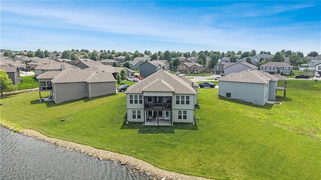 1112 SW Crabtree Circle, Oak Grove, MO 64075
