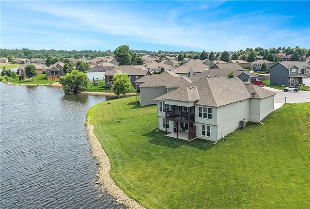 1112 SW Crabtree Circle, Oak Grove, MO 64075