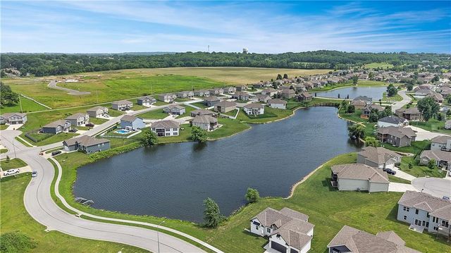 1112 SW Crabtree Circle, Oak Grove, MO 64075