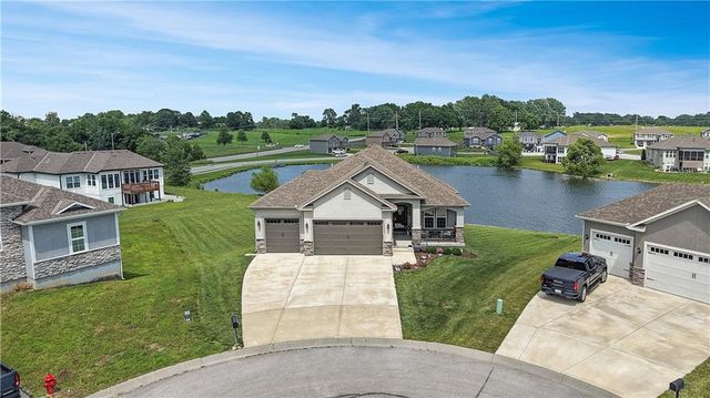 1112 SW Crabtree Circle, Oak Grove, MO 64075