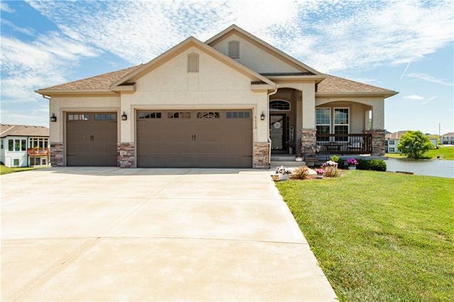 1112 SW Crabtree Circle, Oak Grove, MO 64075