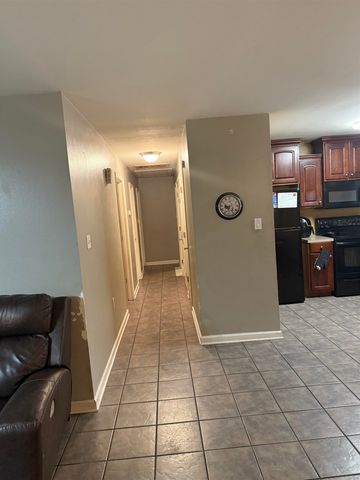 353 Monarch Dr, Houma, LA 70364