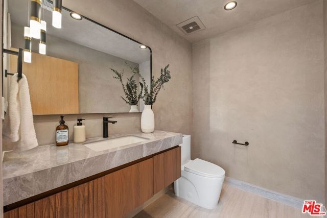 5807 Balcom Avenue, Encino (los Angeles), CA 91316