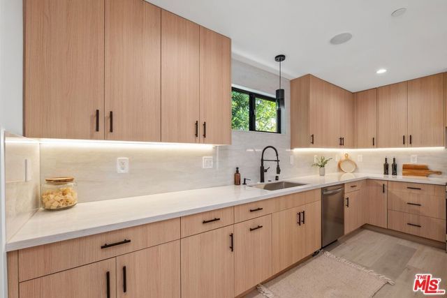 5807 Balcom Avenue, Encino (los Angeles), CA 91316