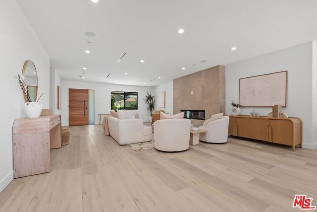 5807 Balcom Avenue, Encino (los Angeles), CA 91316