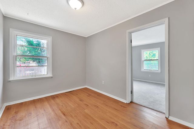 2406 W Heuett St, Wichita, KS 67217