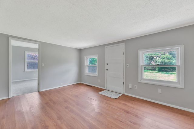 2406 W Heuett St, Wichita, KS 67217