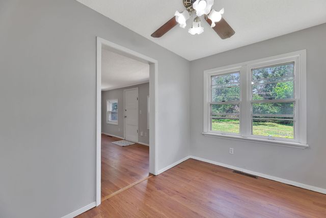 2406 W Heuett St, Wichita, KS 67217