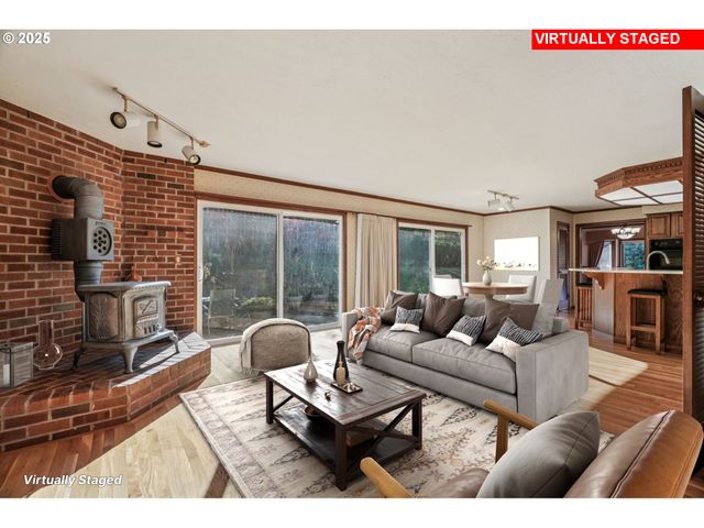 126 Sw 5TH St, Gresham, OR 97080