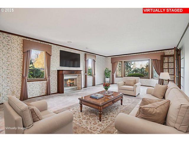 126 Sw 5TH St, Gresham, OR 97080