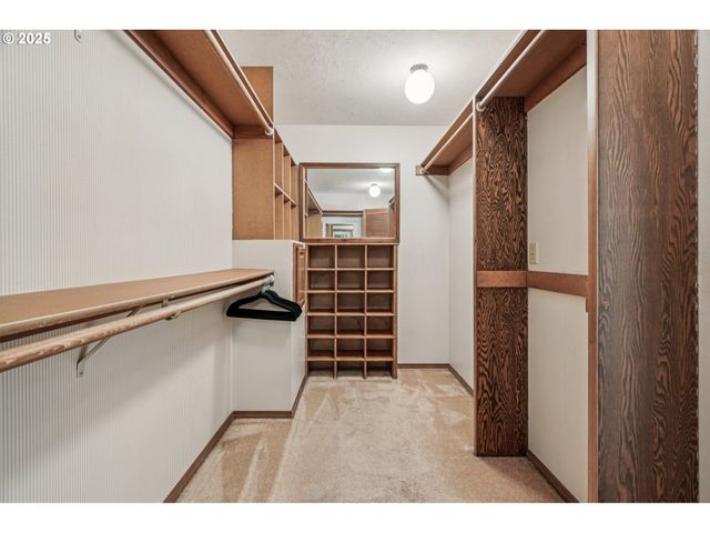 126 Sw 5TH St, Gresham, OR 97080