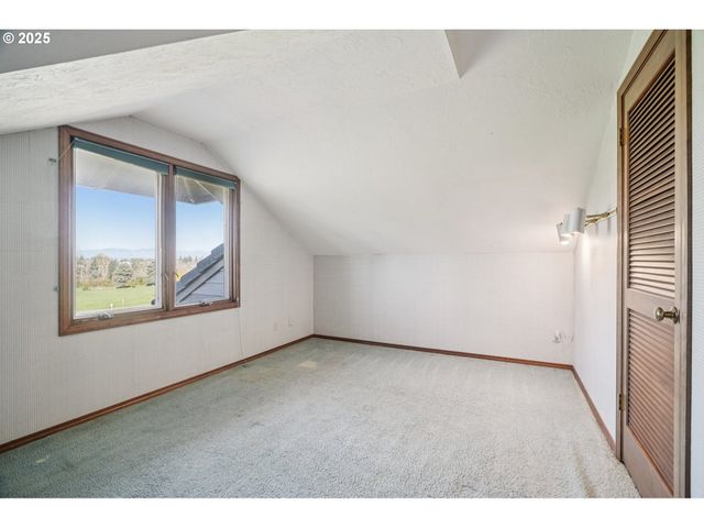 126 Sw 5TH St, Gresham, OR 97080