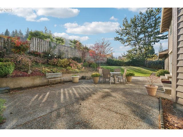 126 Sw 5TH St, Gresham, OR 97080